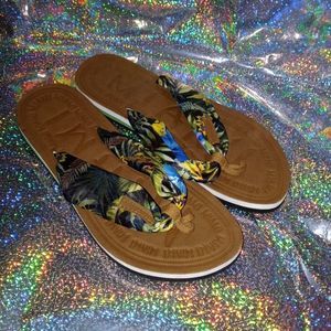 🎉Robin Ruth Miami Tropical Print Flip Flops